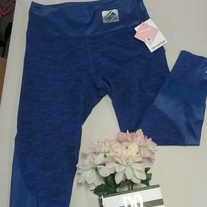 Marika Kendall yoga legging